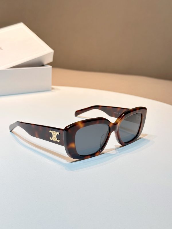 Celine CL40216 Sunglasses - Image 4