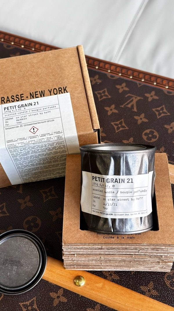 Le Labo Vintage Candle - Image 5