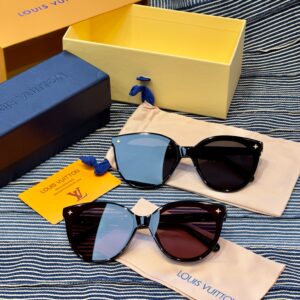 Louis Vuitton Sunglasses Z2130U