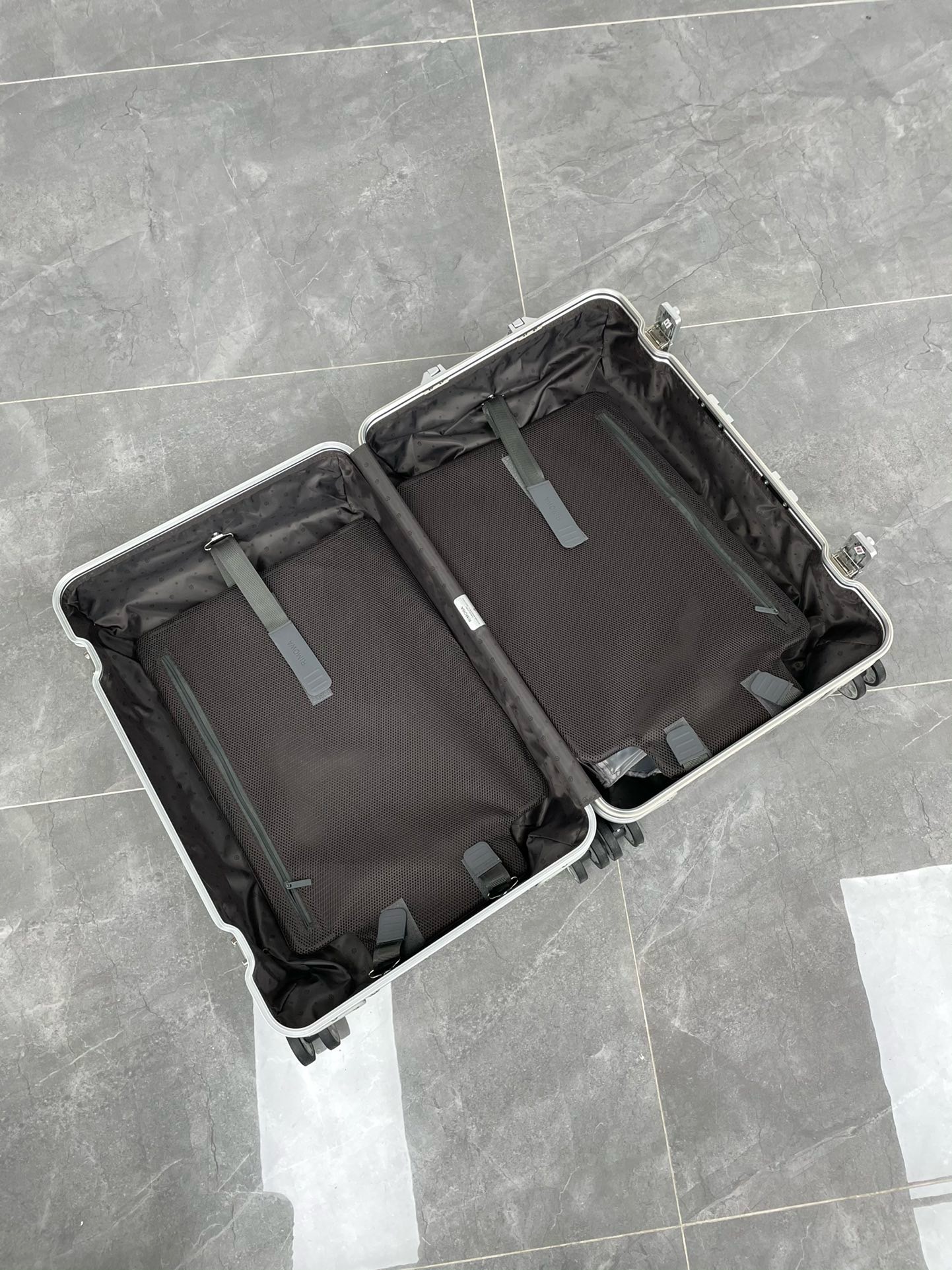 Rimowa Luggage - Image 10